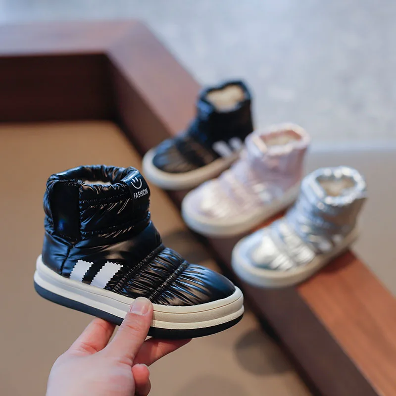 Children's Winter 2023 New Snow Boots Plus Down Thick Boys and Girls Waterproof Non-Slip Flat Bottom Comfortable Cotton Shoes
Children's Winter 2023 New Snow Boots Plus Down Thick Boys and Girls Waterproof Non-Slip Flat Bottom Comfortable Cotton Shoes