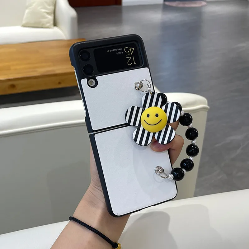 Fashion Cute DIY Bracelet Short Chain PU Leather Phone Case For Samsung Galaxy Z Flip 3 5G Z Flip 4G 5G Flip3 Cover Capa Funda
Fashion Cute DIY Bracelet Short Chain PU Leather Phone Case For Samsung Galaxy Z Flip 3 5G Z Flip 4G 5G Flip3 Cover Capa Funda