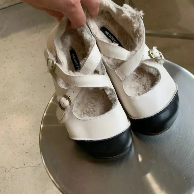 Low Heels Shoes Woman 2022 Loafers Fur Female Footwear Slip-on Shallow Mouth Autumn Soft New Dress Slip on Fall Winter Basic Rub
Low Heels Shoes Woman 2022 Loafers Fur Female Footwear Slip-on Shallow Mouth Autumn Soft New Dress Slip on Fall Winter Basic Rub