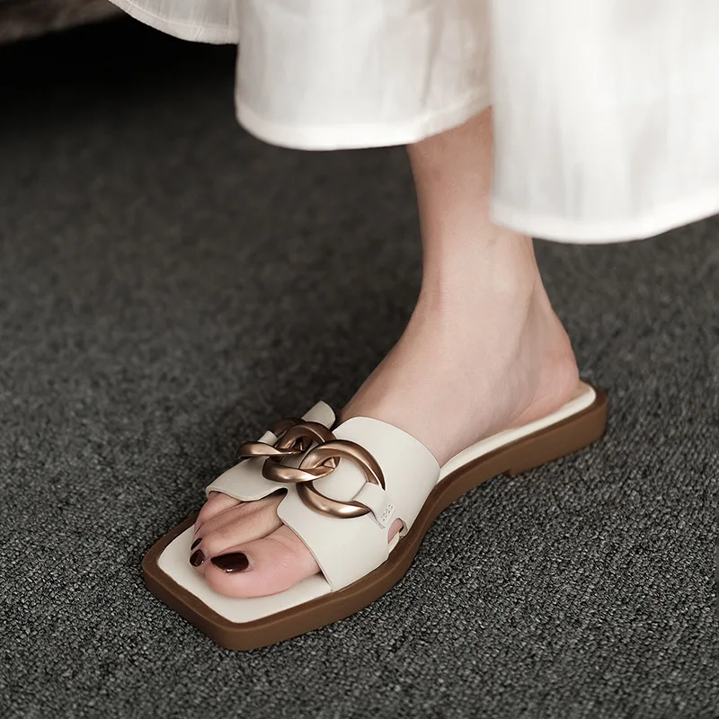 Fashion Women Slippers Metal Buckle Retro Flat Bottomed Female Sandals Summer 2022 Classic Comfort Beach Outdoor Ladies Shoes
Fashion Women Slippers Metal Buckle Retro Flat Bottomed Female Sandals Summer 2022 Classic Comfort Beach Outdoor Ladies Shoes