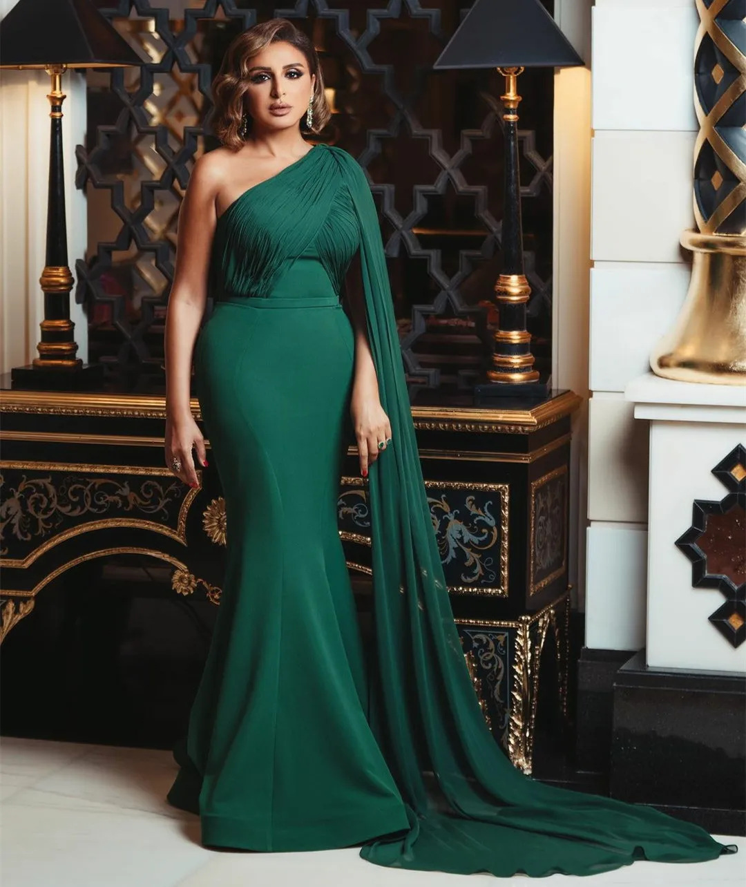 Vintage Long One Shoulder Chiffon Evening Dresses With Cape Mermaid Green Sweep Train Prom Dress فساتين السهرة for Women
Vintage Long One Shoulder Chiffon Evening Dresses With Cape Mermaid Green Sweep Train Prom Dress فساتين السهرة for Women