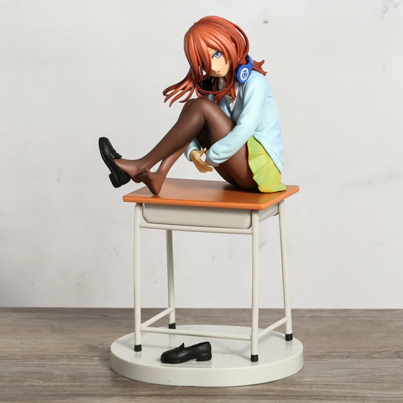 The Quintessential Quintuplets Nakano Miku 1/8 Scale PVC Figure Collectible Model Toy Desktop Decoration Doll 
The Quintessential Quintuplets Nakano Miku 1/8 Scale PVC Figure Collectible Model Toy Desktop Decoration Doll
