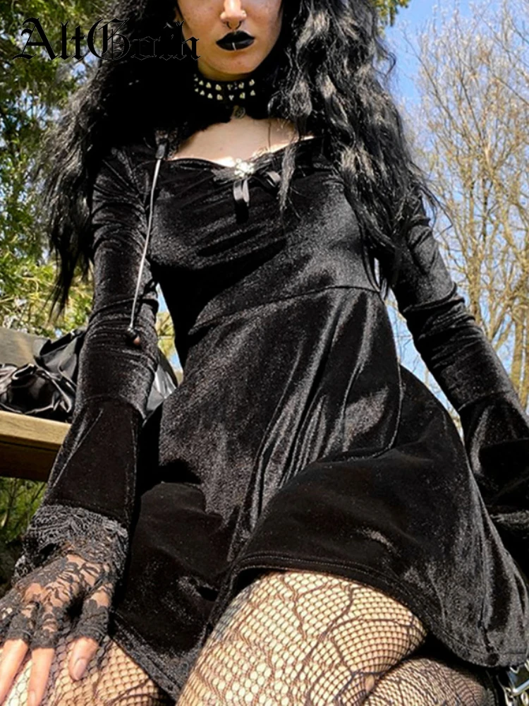 AltGoth Aesthetic Fairycore Grunge Gothic Dress Women Vintage Sweet Halloween Lace Patchwork Hollow Out Long Sleeve Corset Dress
AltGoth Aesthetic Fairycore Grunge Gothic Dress Women Vintage Sweet Halloween Lace Patchwork Hollow Out Long Sleeve Corset Dress