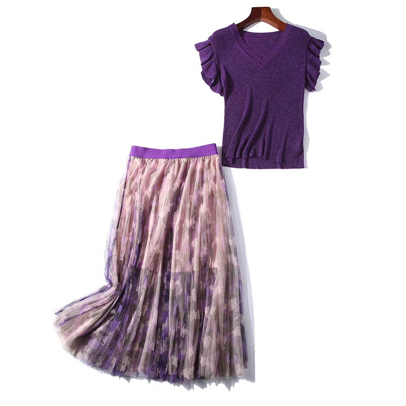 Women's Summer New High-end Temperament V-neck Short Sleeve Knit Top + Elastic Waist Fashion Screen Printed Skirt Two Piece Set
Women's Summer New High-end Temperament V-neck Short Sleeve Knit Top + Elastic Waist Fashion Screen Printed Skirt Two Piece Set