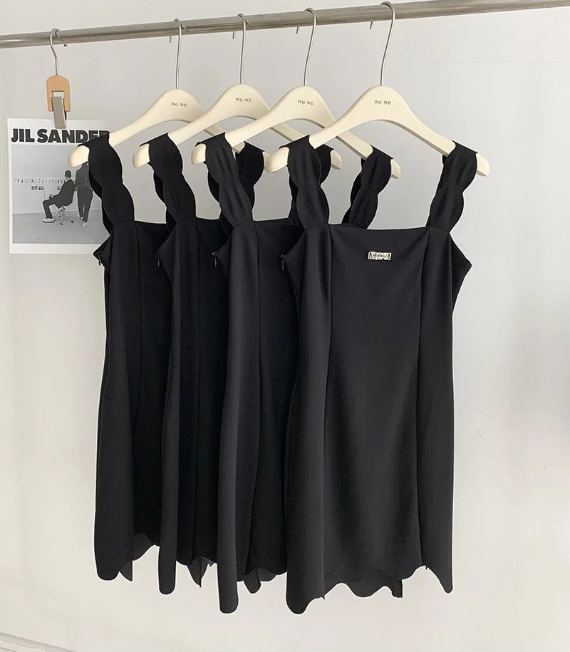Summer Design High-end Waist Closing Thin Tank Dress Black Summer Sleeveless Women Mini Dress 
Summer Design High-end Waist Closing Thin Tank Dress Black Summer Sleeveless Women Mini Dress