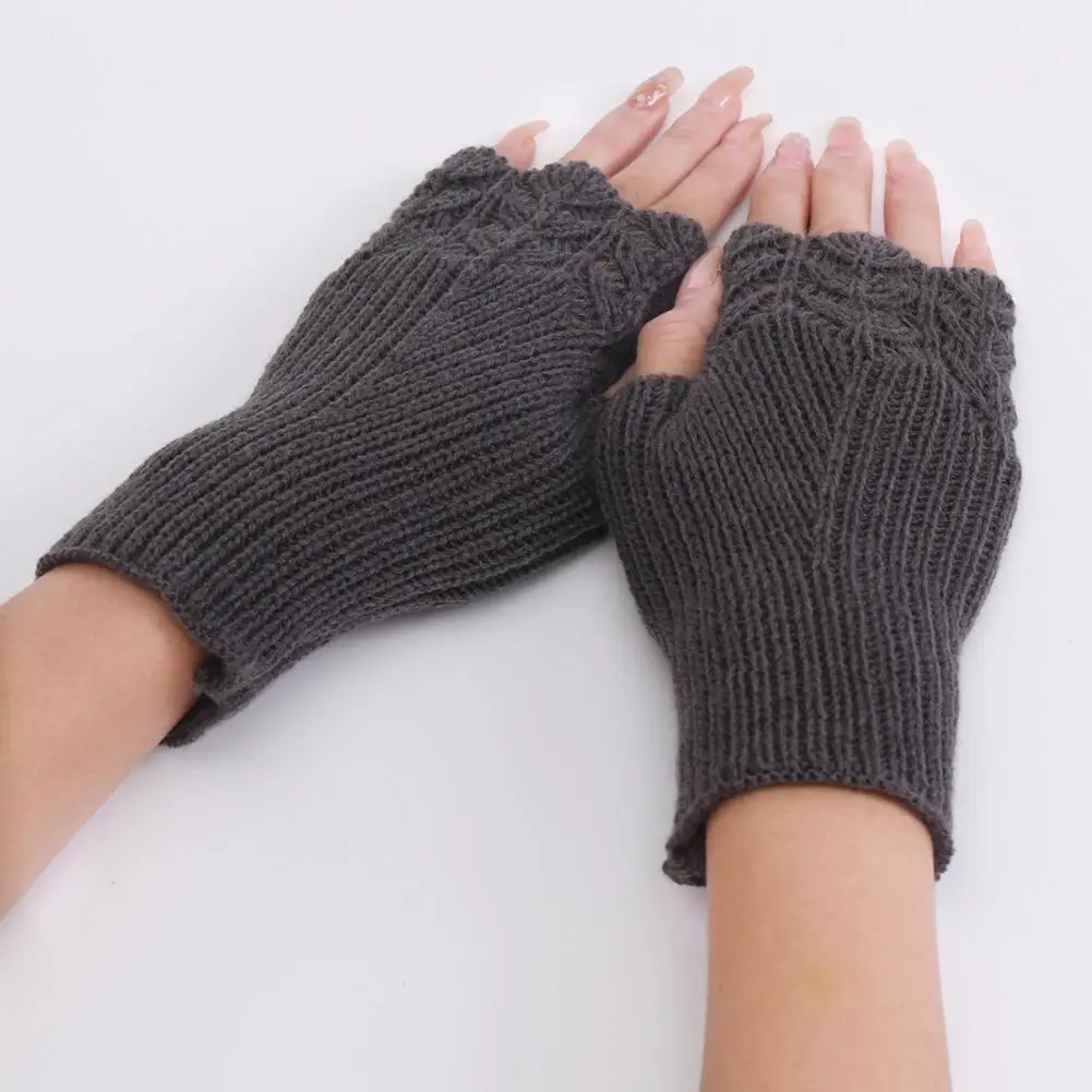 1 Pair Knitted Gloves Cozy Plain Cold Resistant Windproof Winter Female Male Knit Typing Gloves Winter Gloves for Office
1 Pair Knitted Gloves Cozy Plain Cold Resistant Windproof Winter Female Male Knit Typing Gloves Winter Gloves for Office