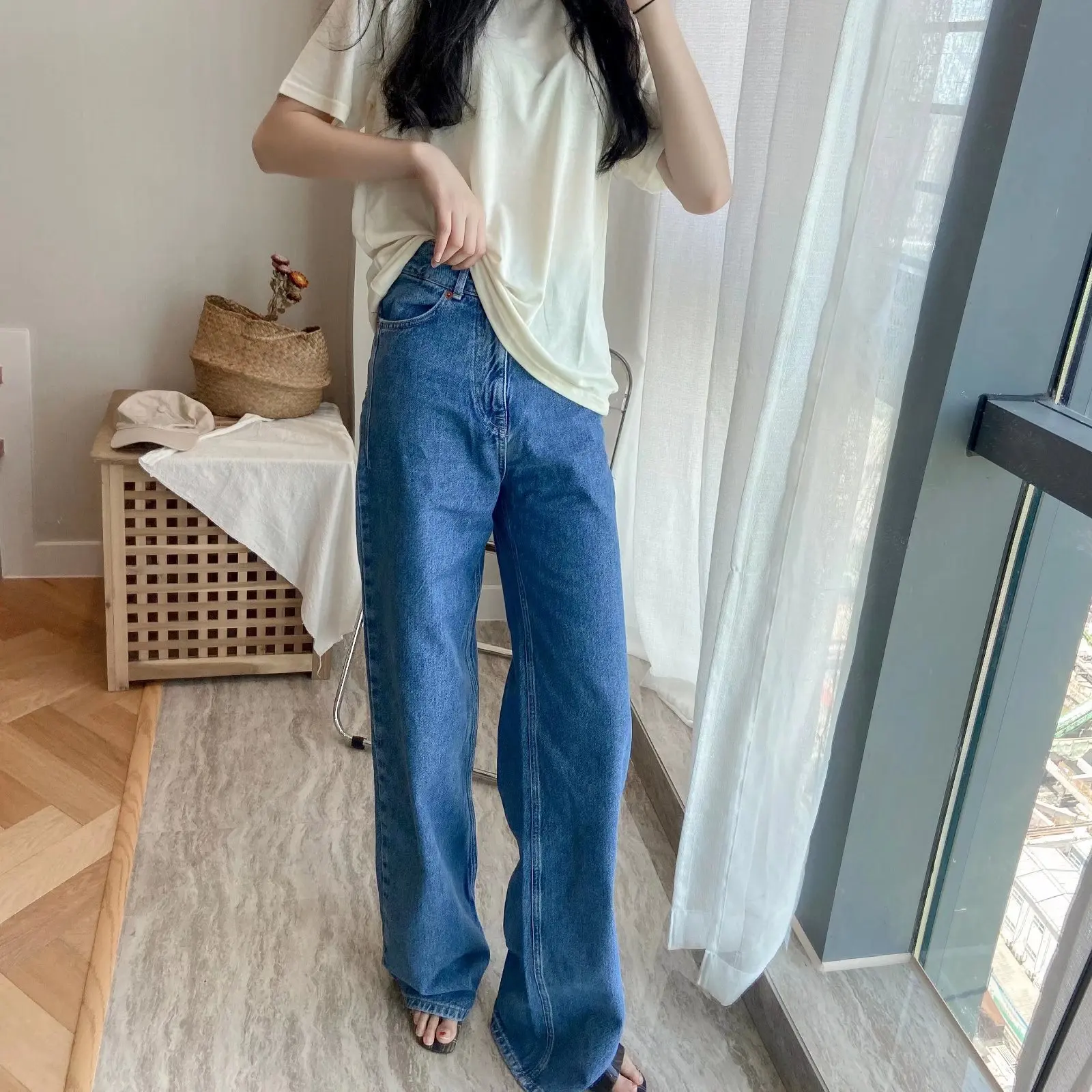 JUNWU Za Spring And Autumn Women's Three-Color Denim Fabric Loose Zipper Pocket Design Straight Loose Denim Trousers
JUNWU Za Spring And Autumn Women's Three-Color Denim Fabric Loose Zipper Pocket Design Straight Loose Denim Trousers