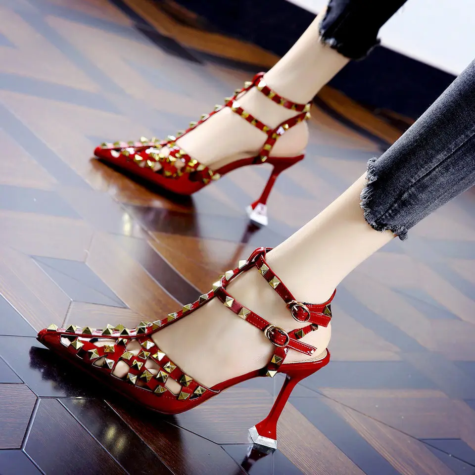 Roman Hollow-out Closed Toe Design Sense T-Type Belt Rivet T-Buckle Strap Sandals Pointed Stiletto Heel Banquet High Heels Women
Roman Hollow-out Closed Toe Design Sense T-Type Belt Rivet T-Buckle Strap Sandals Pointed Stiletto Heel Banquet High Heels Women