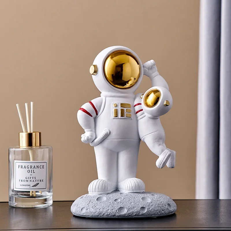 

Modern Decorative Parent-child Astronaut Sculpture Figurines Spaceman Statues Resin Miniatures Cosmonaut Statues Gift For Kids