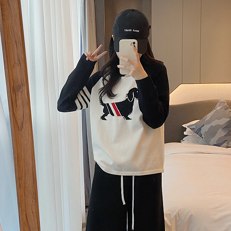 TB Puppy Pattern Raglan Sleeves Round Neck Pullover Sweater Women College Style Color Matching Long Sleeve Sweater Top
TB Puppy Pattern Raglan Sleeves Round Neck Pullover Sweater Women College Style Color Matching Long Sleeve Sweater Top