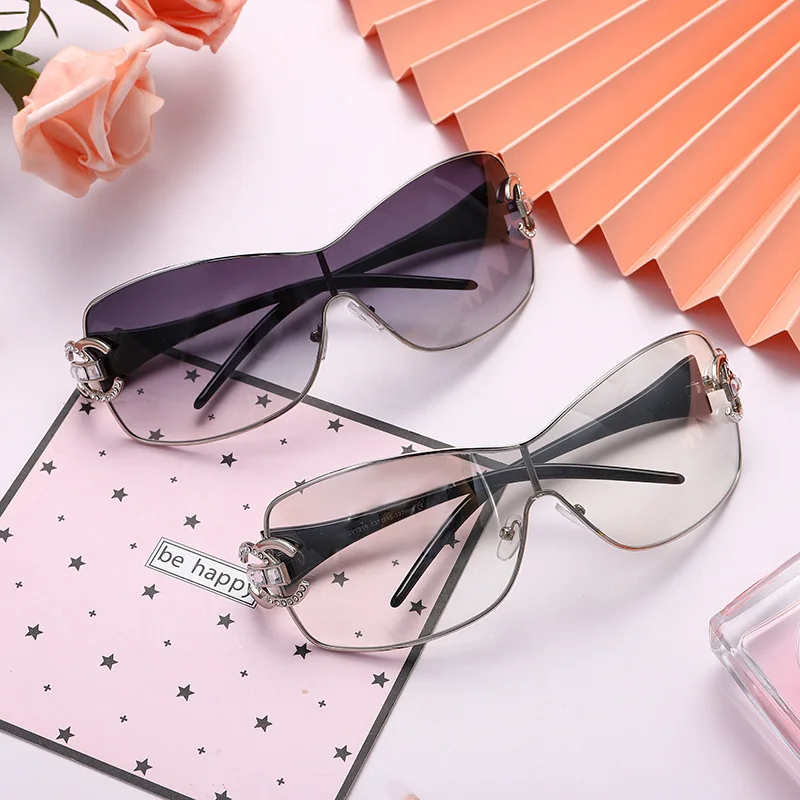 New Fashion Sexy Sunglasses Women High Quality Oversized Gradient Vintage Sun Glasses Retro Trendy Shades Oculos
New Fashion Sexy Sunglasses Women High Quality Oversized Gradient Vintage Sun Glasses Retro Trendy Shades Oculos