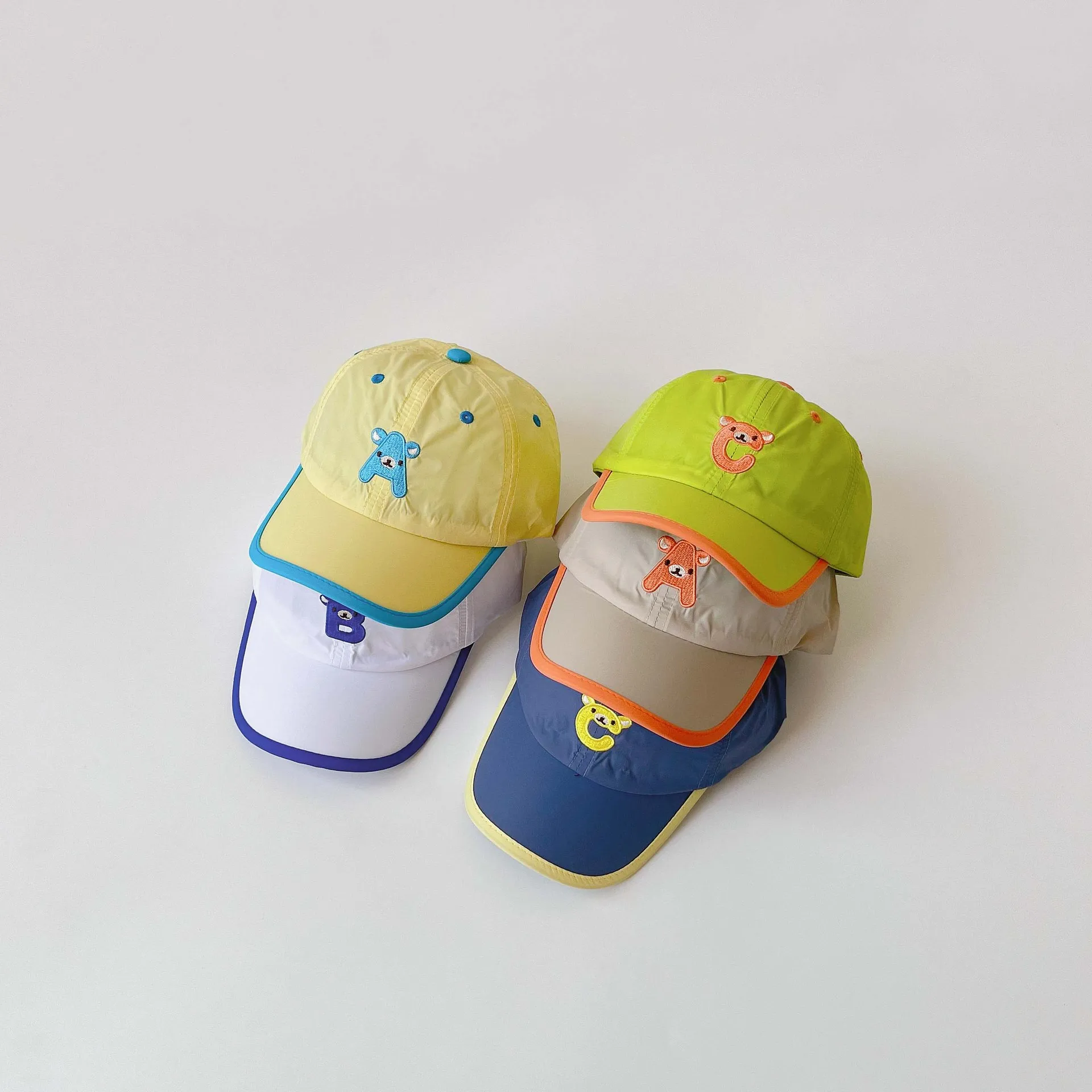 Quick-drying Kids Baseball Cap Letter Embroidery Summer Breathable Baby Sun Hat Outdoor Sunscreen Beach Hat
Quick-drying Kids Baseball Cap Letter Embroidery Summer Breathable Baby Sun Hat Outdoor Sunscreen Beach Hat