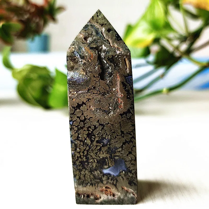 Башня из агата и пирита EBET 
Башня из агата и пирита EBET