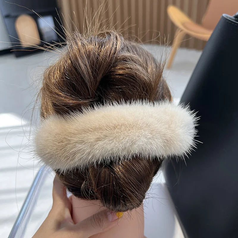 Real Mink Hair Duckbill Clip Plush Plate Hair Ball Hair Clip on the back of the head Large Female Headdress Large Hair Clip
Real Mink Hair Duckbill Clip Plush Plate Hair Ball Hair Clip on the back of the head Large Female Headdress Large Hair Clip