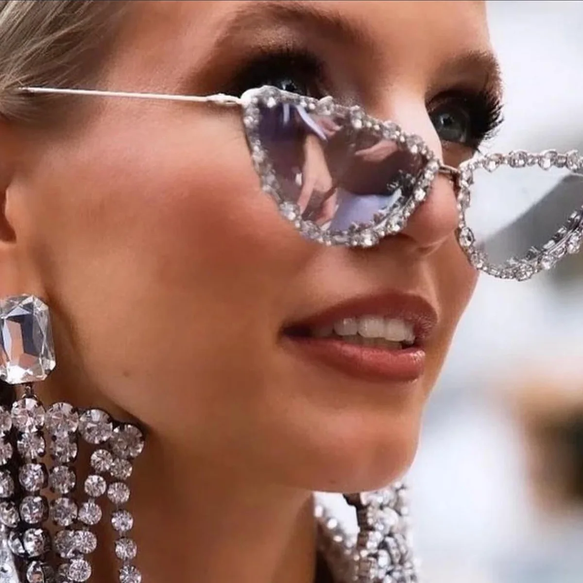 Luxury Rhinestone Cat Eye Sunglasses Women Vintage Rimless Gradient Triangle Sun Glasses Men Outdoor Retro Eyewear Gafas de sol
Luxury Rhinestone Cat Eye Sunglasses Women Vintage Rimless Gradient Triangle Sun Glasses Men Outdoor Retro Eyewear Gafas de sol