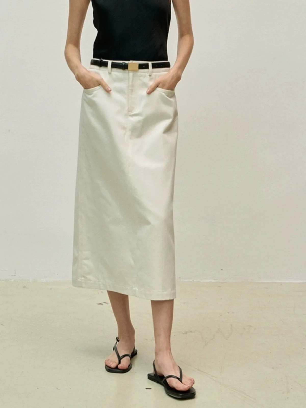 

TH ROW 2023 Spring/Summer niche Nordic minimalist denim skirt high waisted mid length silhouette A-line skirt