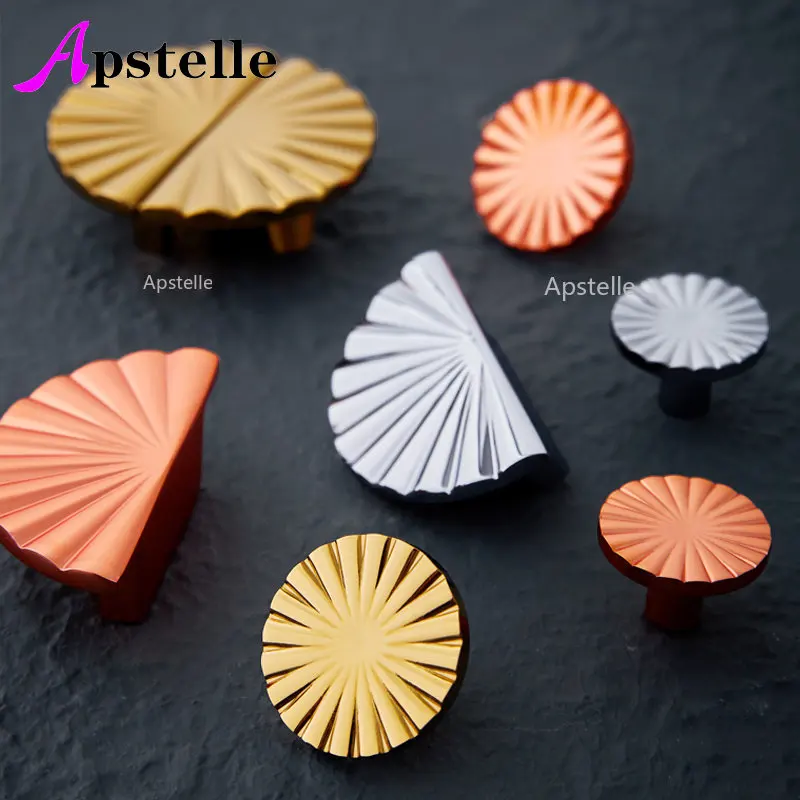 ApstelleSemi-Circular Shape /Door Knob Kitchen Cabinet Gold Knobs European Antique DIY Furniture Handles Sector Drawer Pulls
ApstelleSemi-Circular Shape /Door Knob Kitchen Cabinet Gold Knobs European Antique DIY Furniture Handles Sector Drawer Pulls