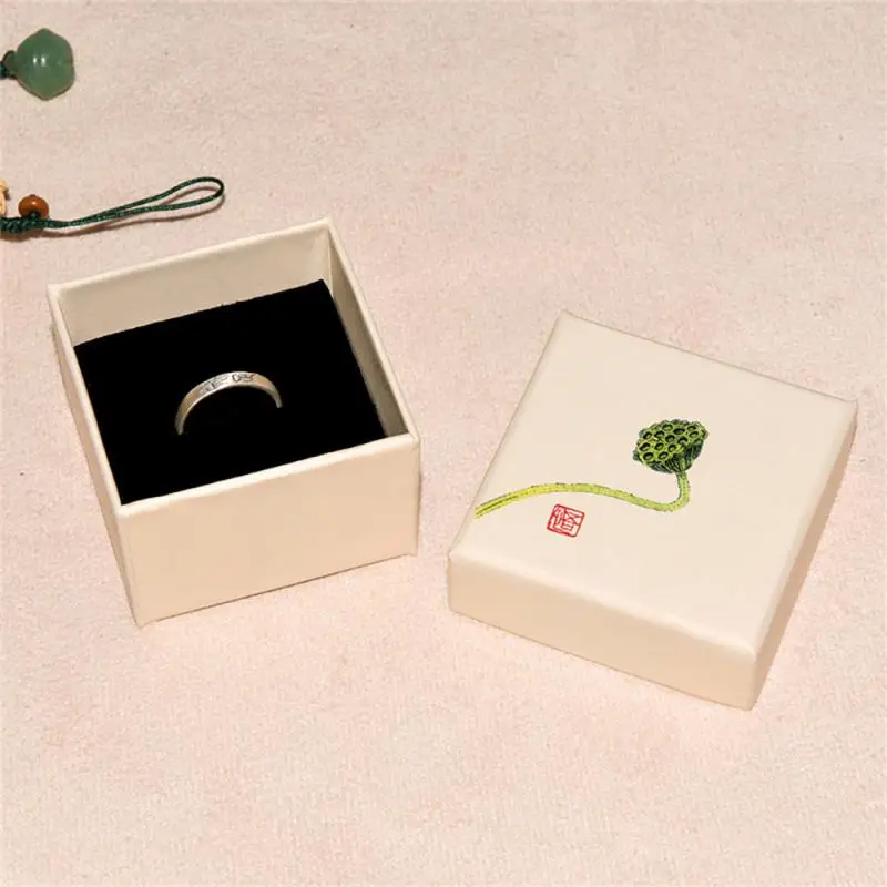 1case Antique Style Packaging Box Clear Creases Gift Box Ring Box Party Gift Box Art Paper Cardboard Simple But Not Simple 
1case Antique Style Packaging Box Clear Creases Gift Box Ring Box Party Gift Box Art Paper Cardboard Simple But Not Simple