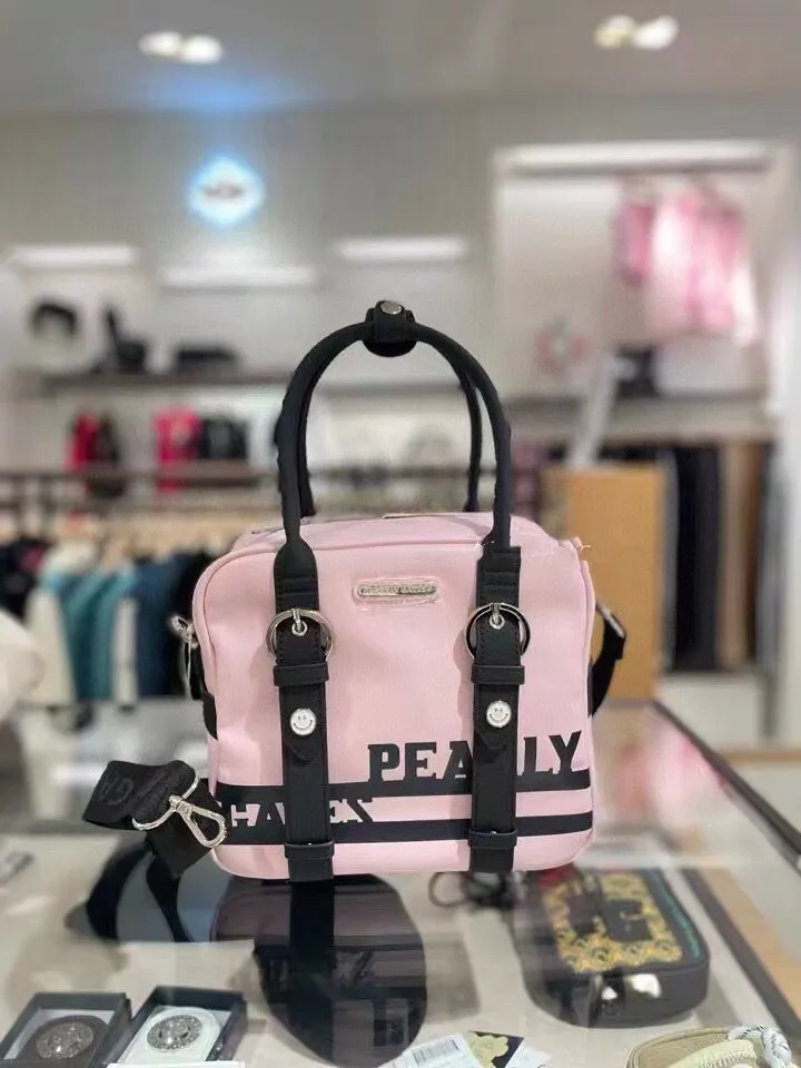 2022 New Golf ladies handbag fashion all-match waterproof shoulder bag GOLF sports portable storage bag small ball bag
2022 New Golf ladies handbag fashion all-match waterproof shoulder bag GOLF sports portable storage bag small ball bag
