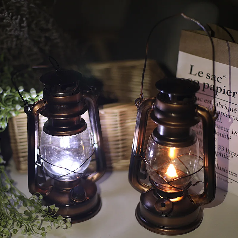 Portable Retro Portable Lantern Outdoor Camping Kerosene Lamp Battery Powered Festival Home Garden Decoration LED Table Lamp
Portable Retro Portable Lantern Outdoor Camping Kerosene Lamp Battery Powered Festival Home Garden Decoration LED Table Lamp