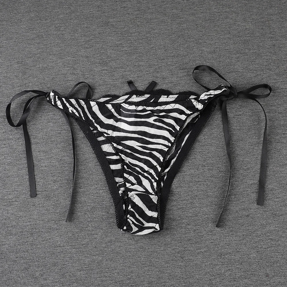 2022 Sexy Leopard Thong Women Lace Bow Strappy Perspective Lingerie Female Cotton personality T-Pants G-String
2022 Sexy Leopard Thong Women Lace Bow Strappy Perspective Lingerie Female Cotton personality T-Pants G-String