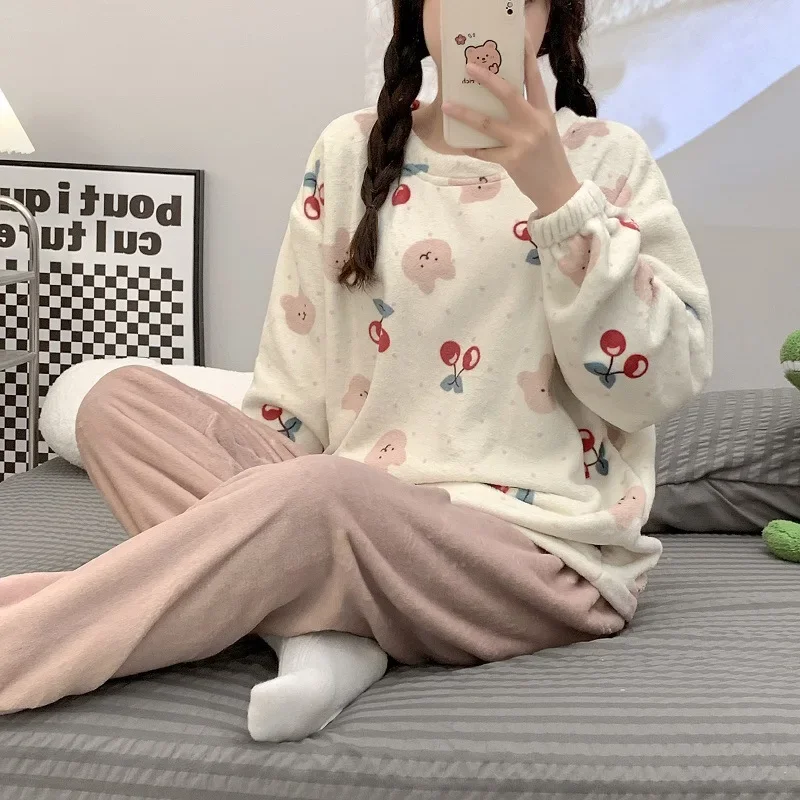 Hot Cherry New Flannel Thick Autumn and Winter Women's Round Pajamas Neck Cute Cartoon Warm Home Service Set Nightwear Nightie
Hot Cherry New Flannel Thick Autumn and Winter Women's Round Pajamas Neck Cute Cartoon Warm Home Service Set Nightwear Nightie