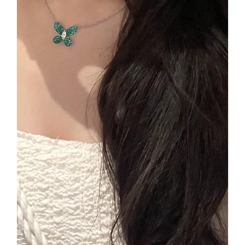 Butterfly Emerald Green Niche Design Sense High-end Light Luxury Open Necklace Earrings Ring Female Suit Fresh Lady
Butterfly Emerald Green Niche Design Sense High-end Light Luxury Open Necklace Earrings Ring Female Suit Fresh Lady
