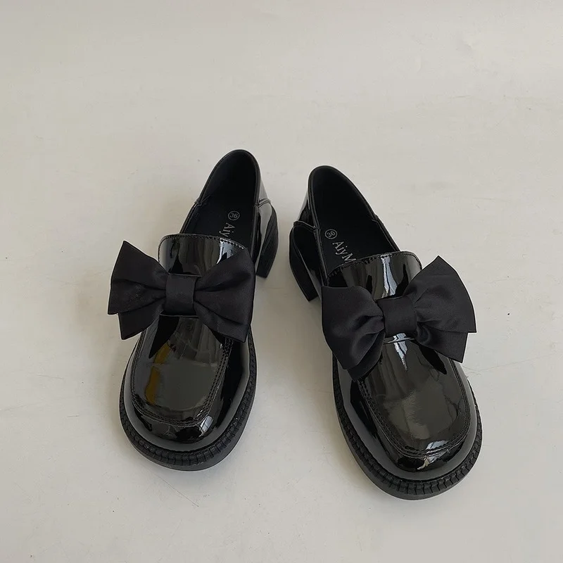 Маленькие весенние туфли в японском стиле, новые темпераментные туфли в стиле ретро с бантом для девушек, британская сказочная обувь из лак...
Маленькие весенние туфли в японском стиле, новые темпераментные туфли в стиле ретро с бантом для девушек, британская сказочная обувь из лак...