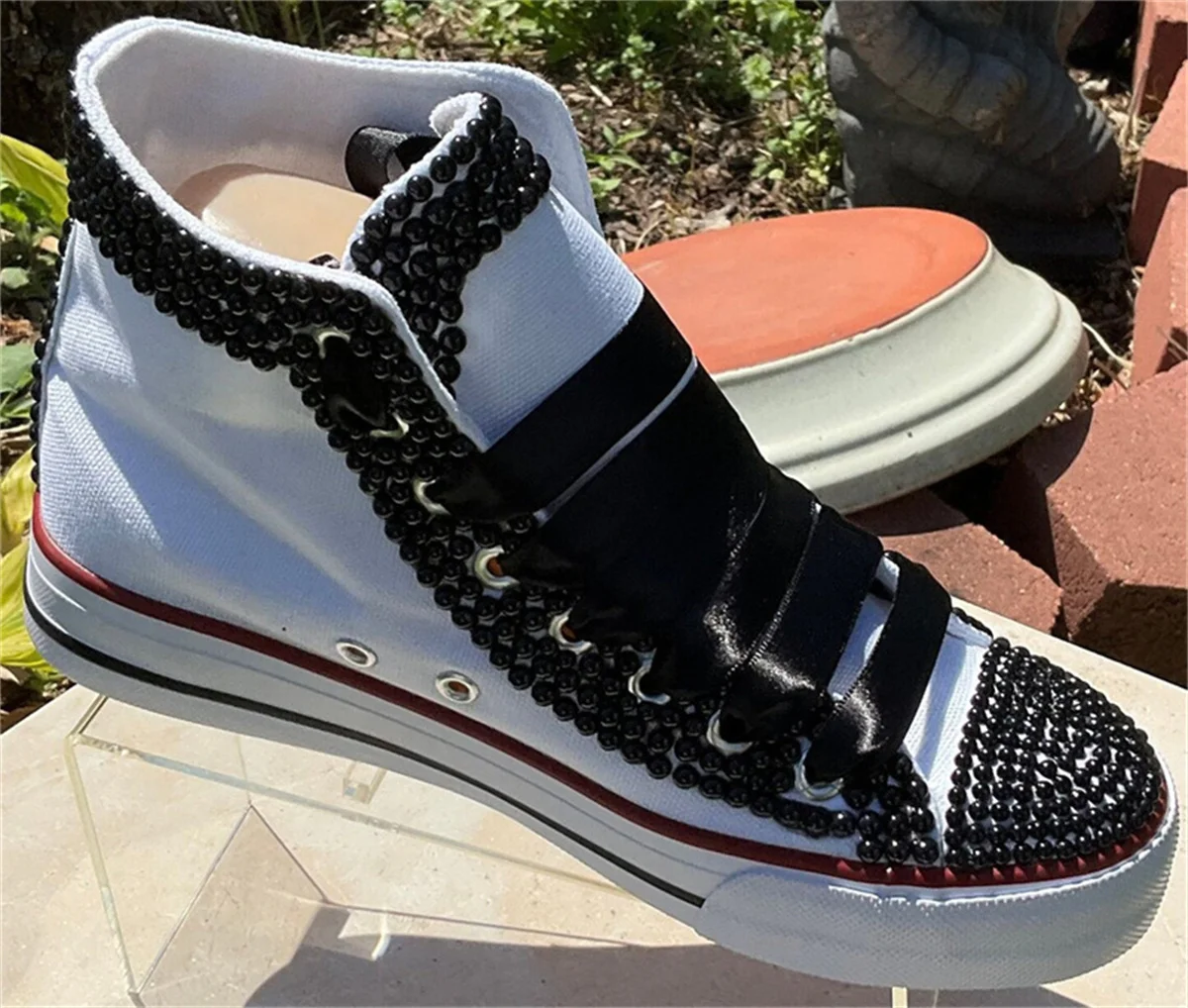 Classic rhinestone lace lace handcrafted custom canvas shoes High top casual sports shoes men and women plus size 35-44
Classic rhinestone lace lace handcrafted custom canvas shoes High top casual sports shoes men and women plus size 35-44
