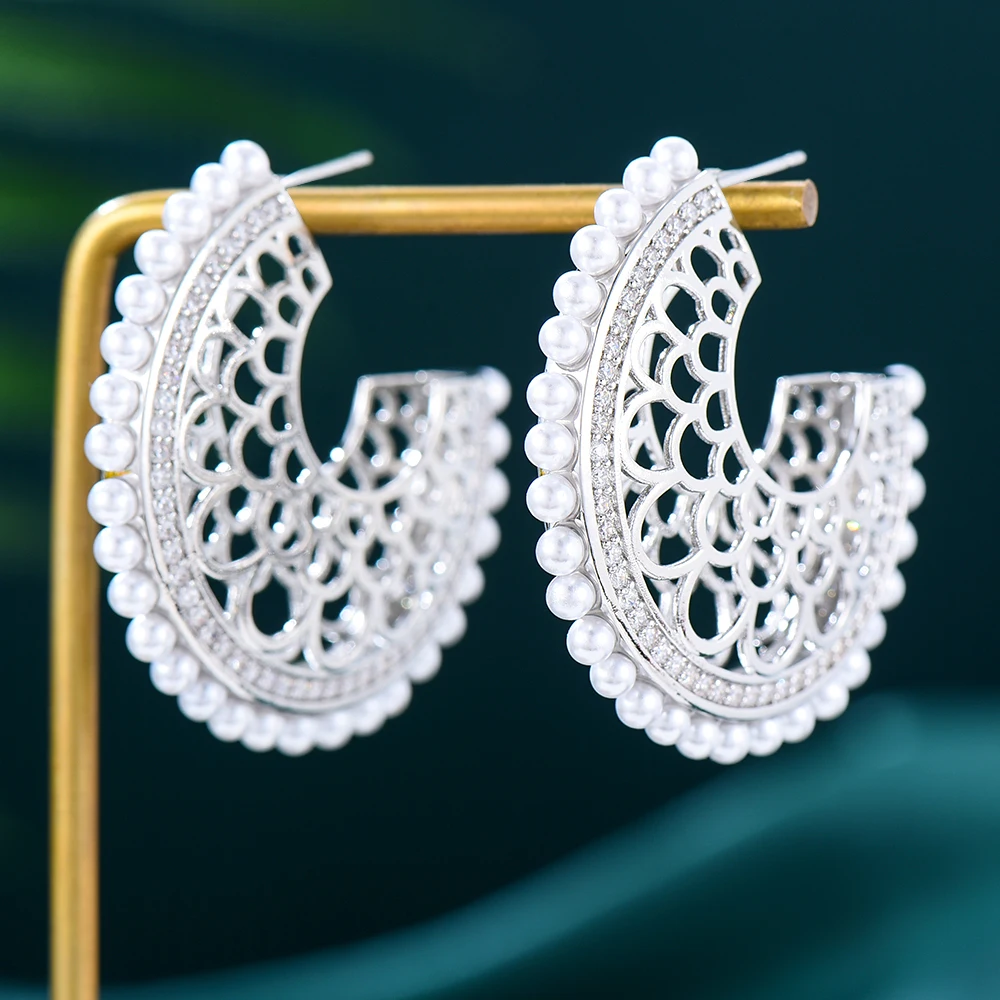 Soramoore High Quality Pearl Women Earrings Charm Exquisite for Bridal Lady Earrings Party Wedding Jewelry Gifts High Quality
Soramoore High Quality Pearl Women Earrings Charm Exquisite for Bridal Lady Earrings Party Wedding Jewelry Gifts High Quality