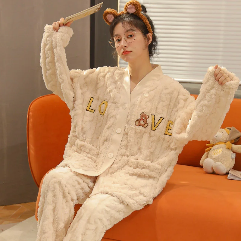 Pajama women's winter new long sleeved flannel Korean cartoon sweet and lovely thickened coral velvet women's home clothes
Pajama women's winter new long sleeved flannel Korean cartoon sweet and lovely thickened coral velvet women's home clothes