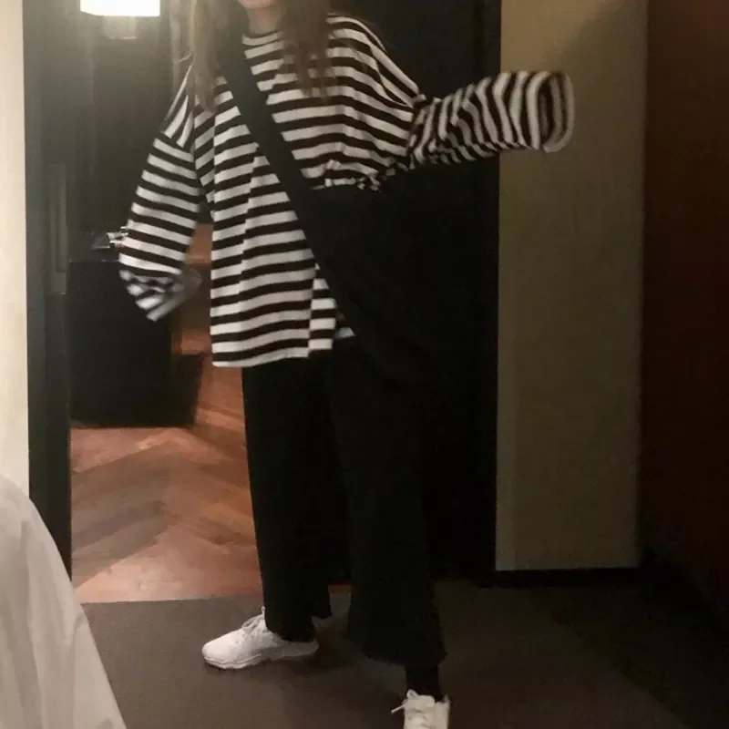 2022New New Black Striped Men T-Shirt Long Slevees Loose Neutral Style Casual Clothes O-Neck Fashion Couples Harajuku Streetwear
2022New New Black Striped Men T-Shirt Long Slevees Loose Neutral Style Casual Clothes O-Neck Fashion Couples Harajuku Streetwear