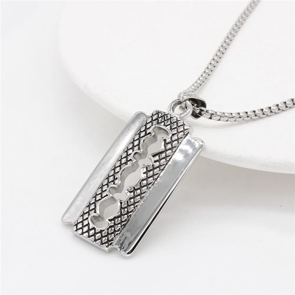 Men's Stainless Steel Necklace Personality Retro Blade Razor Pendant Necklaces Fashion Mens Jewelry Punk Party Hip-hop Choker 
Men's Stainless Steel Necklace Personality Retro Blade Razor Pendant Necklaces Fashion Mens Jewelry Punk Party Hip-hop Choker
