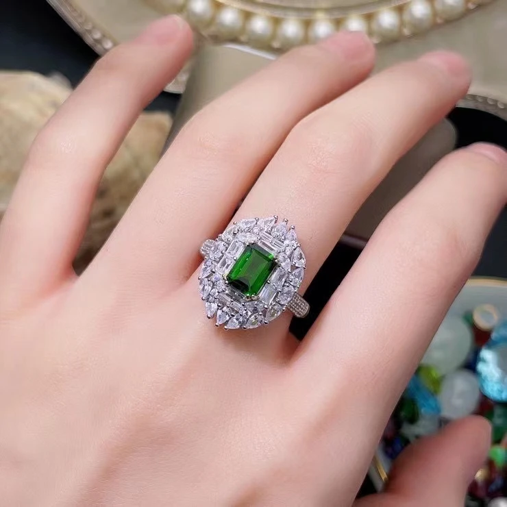 Роскошное серебряное кольцо с диопсидой для вечеринки 5 мм * 7 мм 100% натуральный хром кольцо из диопсида Твердые 925 Серебряные Фотообои
Роскошное серебряное кольцо с диопсидой для вечеринки 5 мм * 7 мм 100% натуральный хром кольцо из диопсида Твердые 925 Серебряные Фотообои