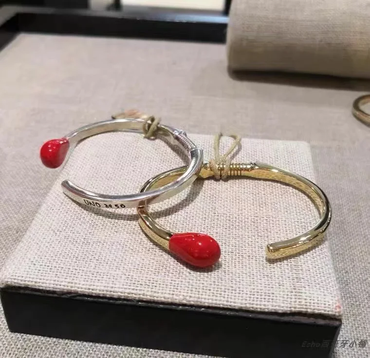 HSC Hot 2023 new popular exquisite fashion electroplating 925 silver exquisite high-quality bracelet button bracelet holiday gif
HSC Hot 2023 new popular exquisite fashion electroplating 925 silver exquisite high-quality bracelet button bracelet holiday gif