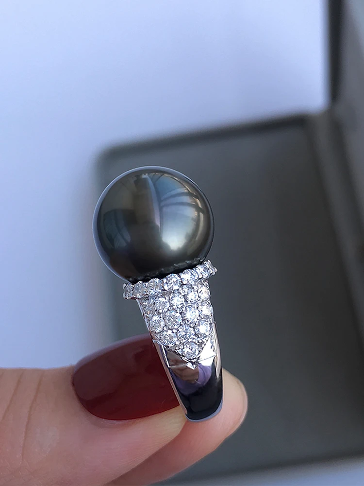 Tahiti Black Pearl Natural Seawater Women's Ring with 18K Gold Inlaid Diamonds Round and Extremely Strong Light Visible Reflecti
Tahiti Black Pearl Natural Seawater Women's Ring with 18K Gold Inlaid Diamonds Round and Extremely Strong Light Visible Reflecti