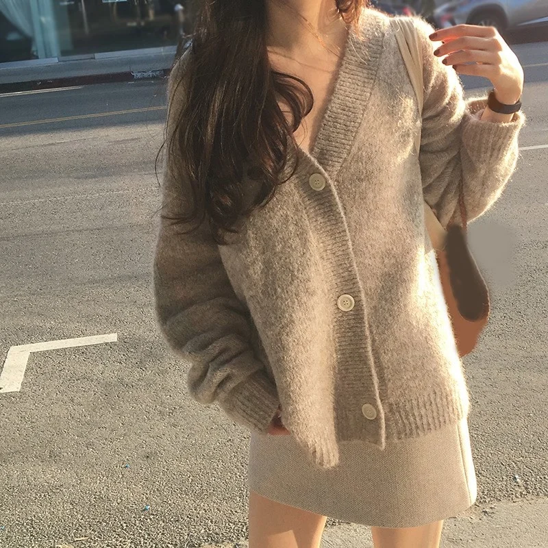New Winter Women Cardigan Loose Long Sleeve Thick Mohair Casual Female Solid Knit Sweater Coat
New Winter Women Cardigan Loose Long Sleeve Thick Mohair Casual Female Solid Knit Sweater Coat