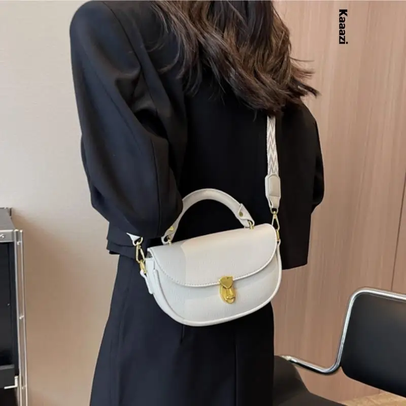 New Fashion Women Over The Shoulder Saddle Bag Wide Strap Crossbody Bags Luxury Designer High Quality Purse Small Handbag 2023 
New Fashion Women Over The Shoulder Saddle Bag Wide Strap Crossbody Bags Luxury Designer High Quality Purse Small Handbag 2023