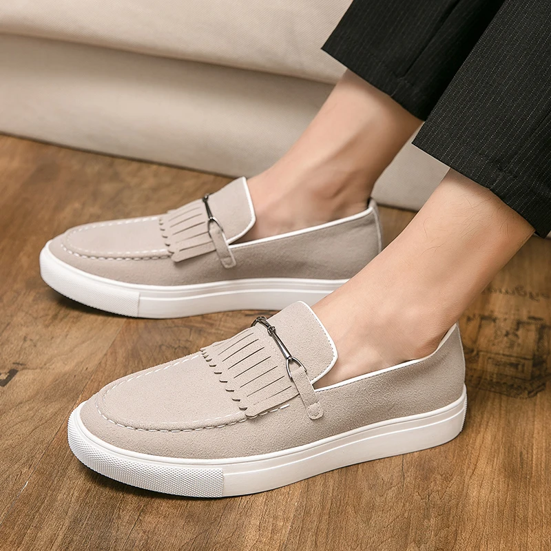 Lisapie men loafers shoes Men Moccasins shoes gentleman suede Luxury brand Leather Driving Shoes Comfort fashion Party Footwear
Lisapie men loafers shoes Men Moccasins shoes gentleman suede Luxury brand Leather Driving Shoes Comfort fashion Party Footwear