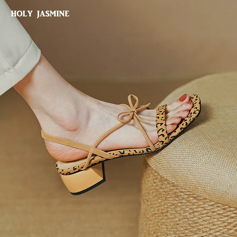 2022 New Summer Women Shoes Square Toe Chunky Heel Women Sandals High Heels Solid Band Shoes Casual Shoes for Women Sandals
2022 New Summer Women Shoes Square Toe Chunky Heel Women Sandals High Heels Solid Band Shoes Casual Shoes for Women Sandals