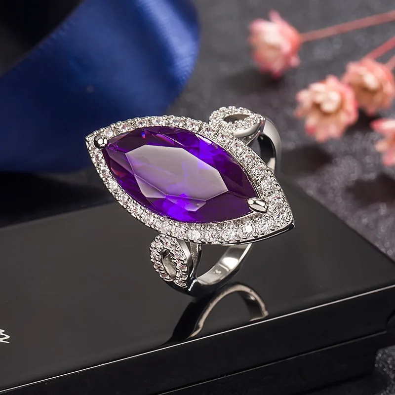 HOYON Luxury s925 Silver Horse Eye Amethyst Women's Ring 5 Carat Purple Diamond Zircon Engagement Wedding Party Jewelry Gift Box
HOYON Luxury s925 Silver Horse Eye Amethyst Women's Ring 5 Carat Purple Diamond Zircon Engagement Wedding Party Jewelry Gift Box