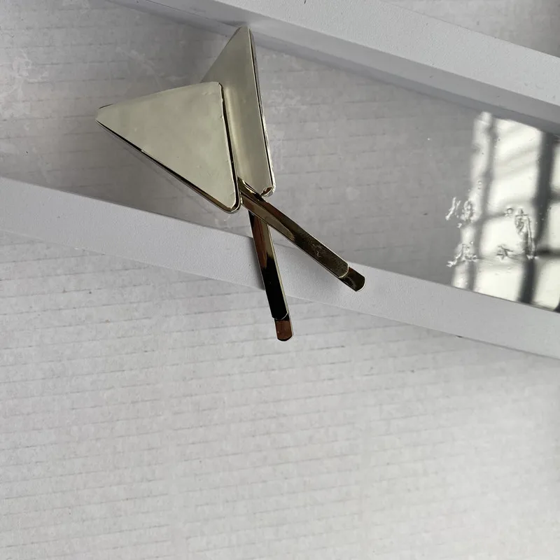 Luxury Fashion Hair Clips Pins Barrettes Headwear Handmade Hair Accessories Girls Jewelry Word Hair Clips Women Wholesale
Luxury Fashion Hair Clips Pins Barrettes Headwear Handmade Hair Accessories Girls Jewelry Word Hair Clips Women Wholesale