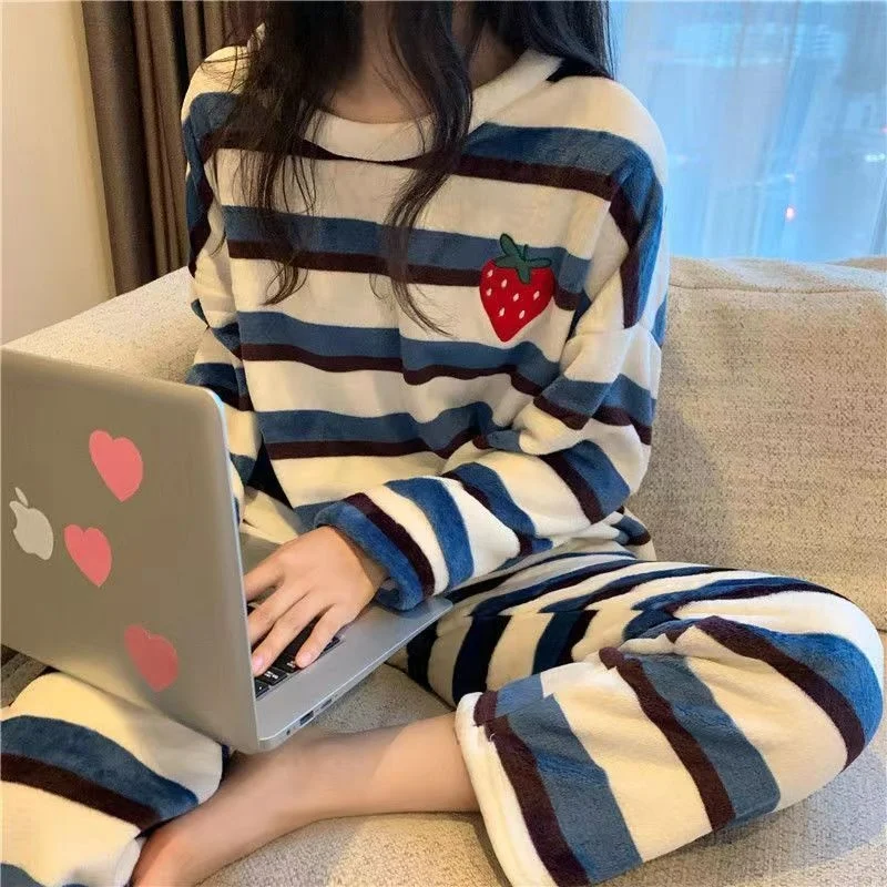 Autumn Winter Warm Flannel Pajamas for Women Students Cute Plus Velvet Thicken Loose Sleepwear Set Coral Velvet Home Clothes
Autumn Winter Warm Flannel Pajamas for Women Students Cute Plus Velvet Thicken Loose Sleepwear Set Coral Velvet Home Clothes