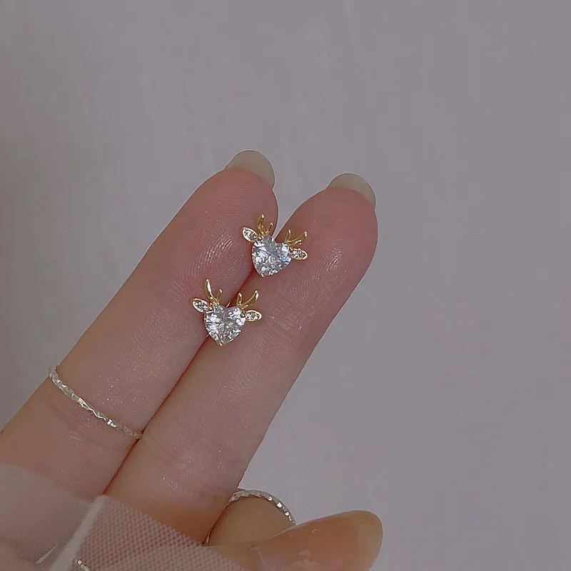 S925 Silver Korean Snowflake Zircon Fawn Christmas Earrings For Woman Modern Fashion Jewelry Earrings Gift For Woman
S925 Silver Korean Snowflake Zircon Fawn Christmas Earrings For Woman Modern Fashion Jewelry Earrings Gift For Woman