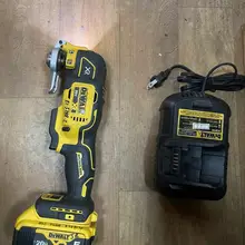 DEWALT 18V DCS356 Brushless Oscillating Multi Tool ,SECOND HAND ,WITH 5AMP BATTERY AND CHARGER