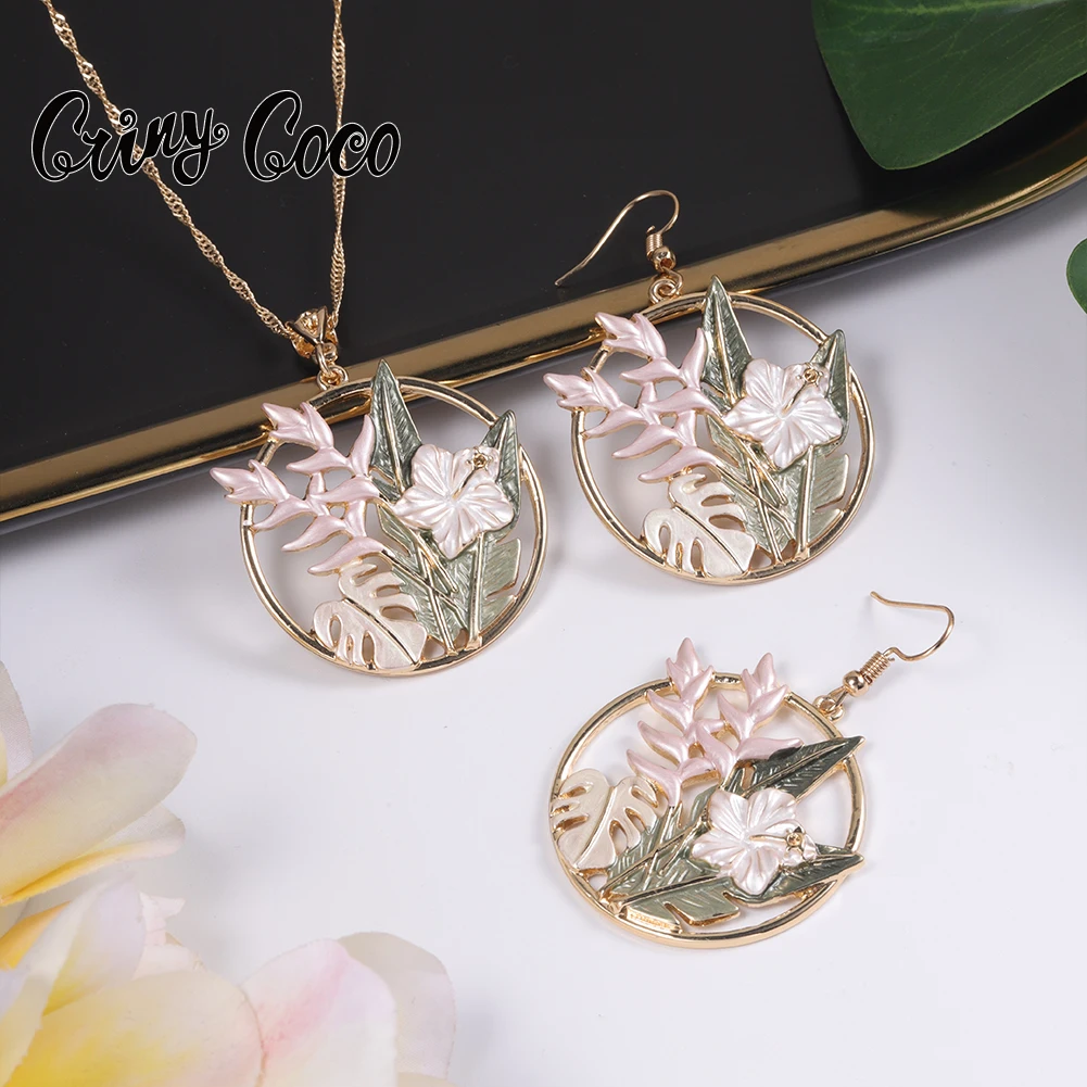 Cring Coco Hawaiian Hibiscus Flower Necklace Cook Island Polynesian Pendants Necklaces Trend Enamel Pendant Jewelry for Women
Cring Coco Hawaiian Hibiscus Flower Necklace Cook Island Polynesian Pendants Necklaces Trend Enamel Pendant Jewelry for Women