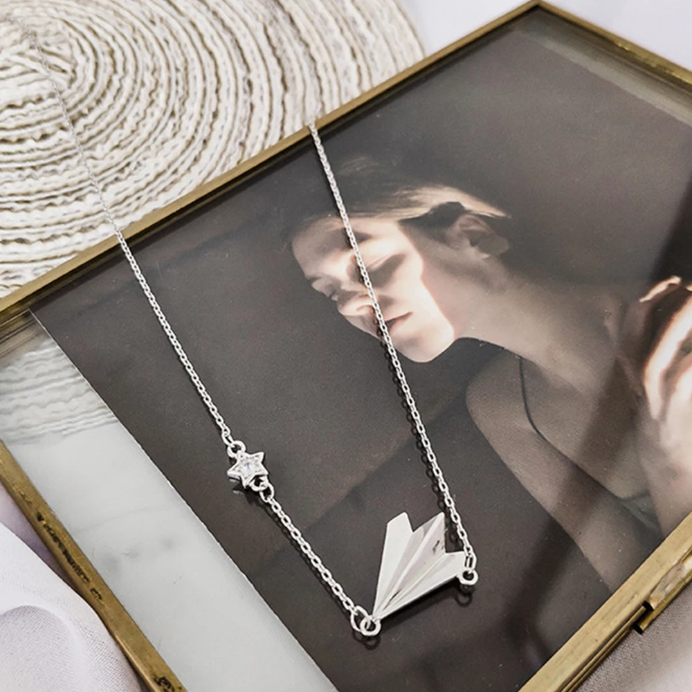 Paper Airplane Sterling Silver Necklace Hipster Men and Women Couple Clavicle Chain Pendant Simple Sweater Chain
Paper Airplane Sterling Silver Necklace Hipster Men and Women Couple Clavicle Chain Pendant Simple Sweater Chain
