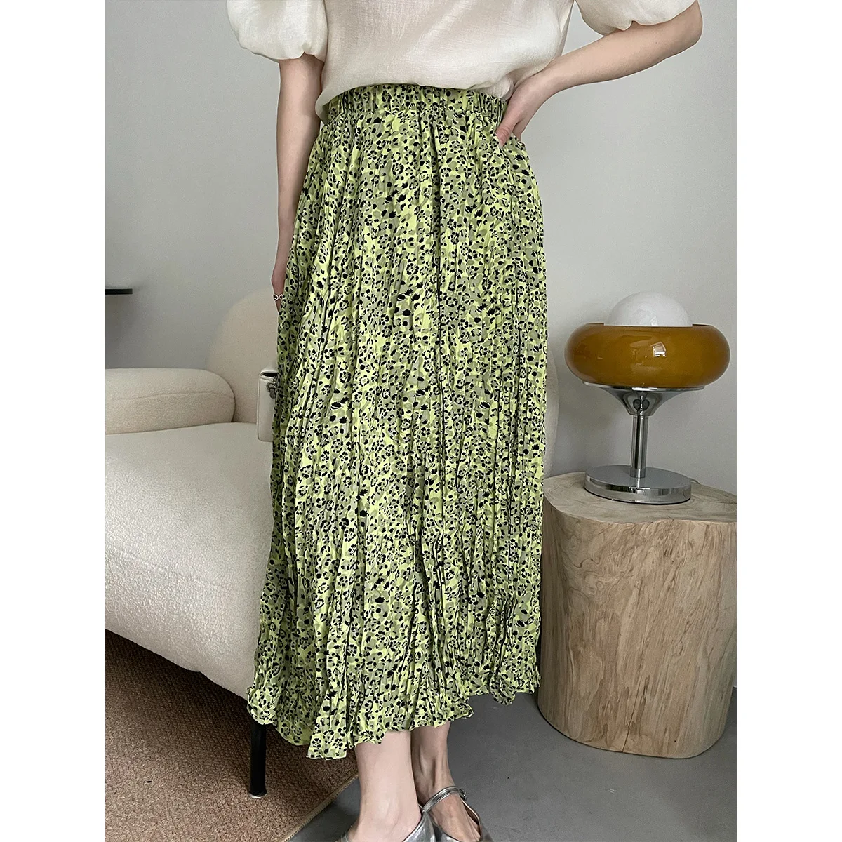 SuperAen 2022 Summer Floral Printing Retro High Waist A Line Umbrella Mid-Calf Pleated Skirt Women
SuperAen 2022 Summer Floral Printing Retro High Waist A Line Umbrella Mid-Calf Pleated Skirt Women