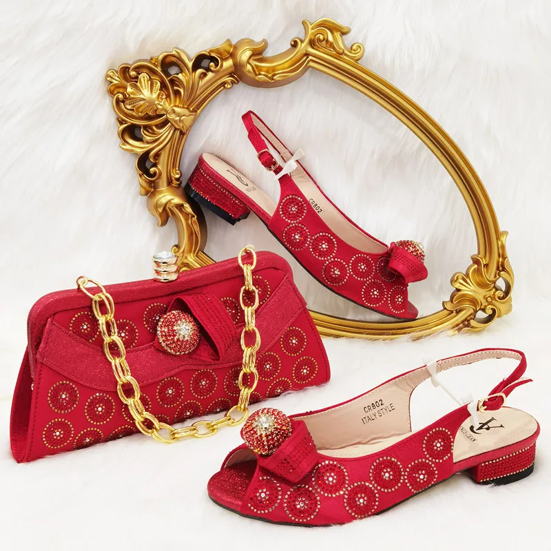 Shoes and Bag Set for Party Italian Design 2022 Summer Women's Low Heel Rhinestone SandalsRed Color For Wedding Banquets
Shoes and Bag Set for Party Italian Design 2022 Summer Women's Low Heel Rhinestone SandalsRed Color For Wedding Banquets