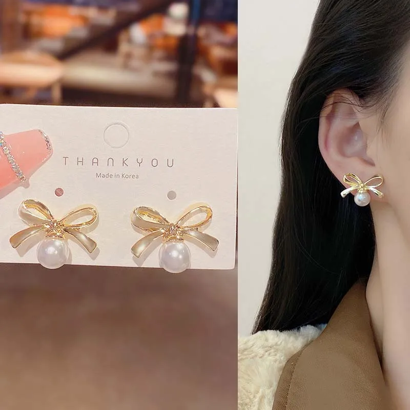 New Trendy Bowknot Pearl Stud Earrings For Women Fashion Metal Gold Color Silver Needle Earring Girls Wedding Party Jewelry Gift
New Trendy Bowknot Pearl Stud Earrings For Women Fashion Metal Gold Color Silver Needle Earring Girls Wedding Party Jewelry Gift